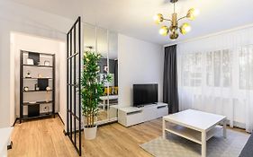 Travelers Hideout - Central Apartment